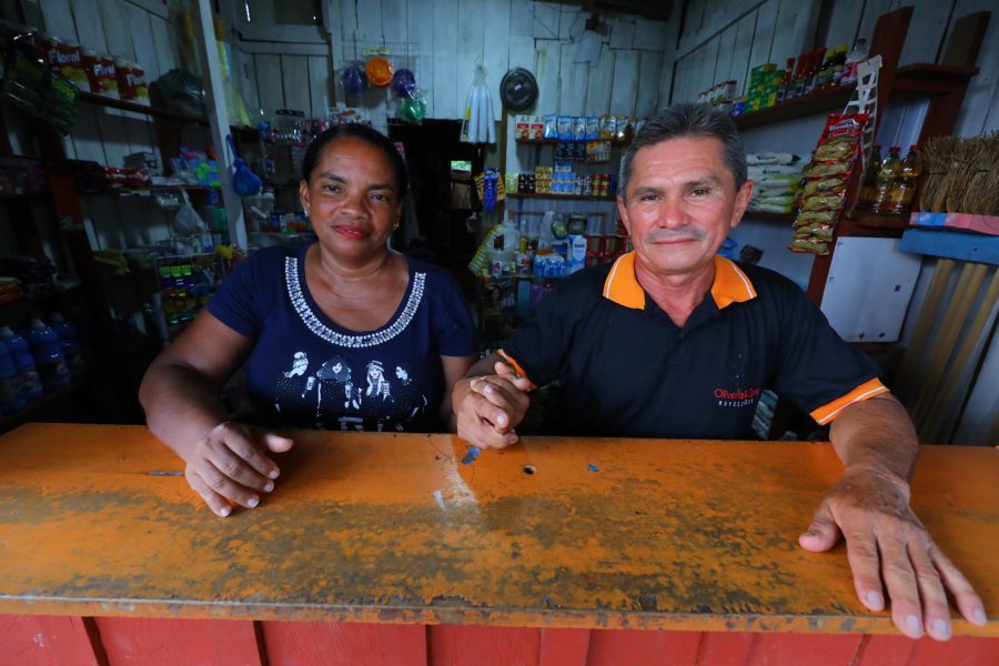 Em Parintins, moradores da comunidade Pascoal Alaggio afirmam ter uma nova vida com a conquista do título definitivo_Comerciante Silvana