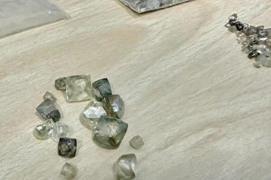 Homem é preso com aproximadamente R$ 1 milhão em diamantes oriundos de garimpo ilegal de Boa Vista_3