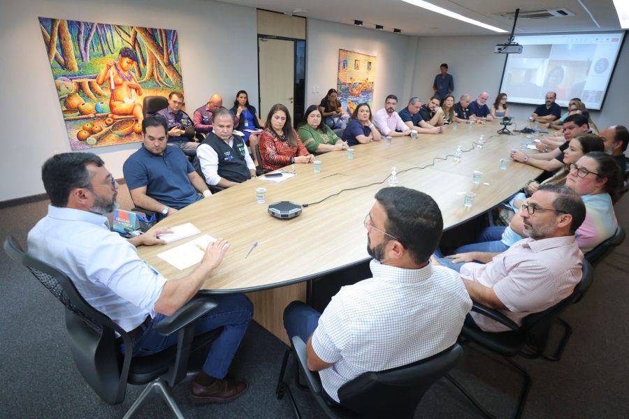 Wilson Lima dá continuidade a tratativas com médicos para a manutenção dos serviços de saúde_FOTOS Diego Peres_Secom (4)